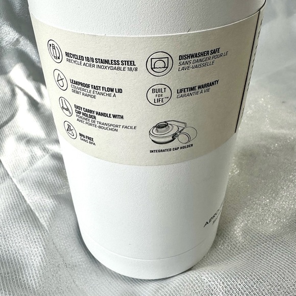 🎉HP!🎉 STANLEY ✨NWT✨ 36 oz Aerolight IceFlow Bottle in Polar - Picture 3 of 8